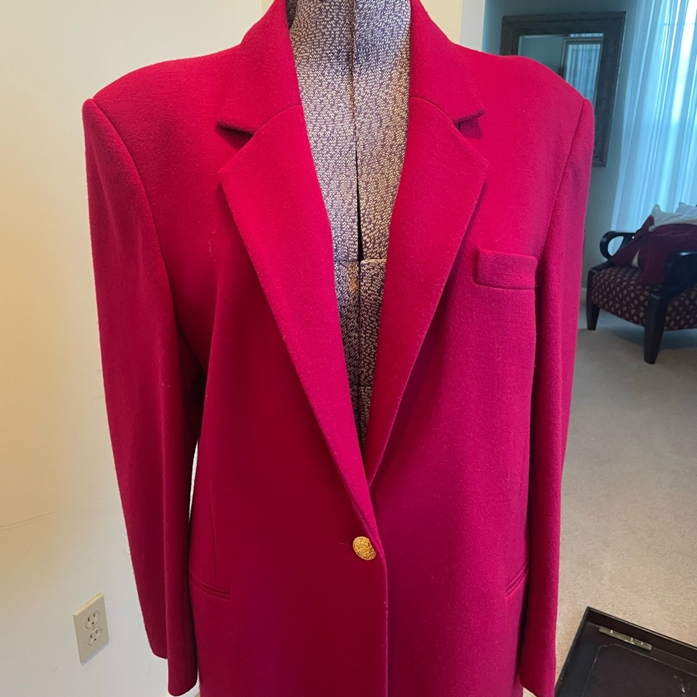 Chic Women's Blazer in Vibrant Red